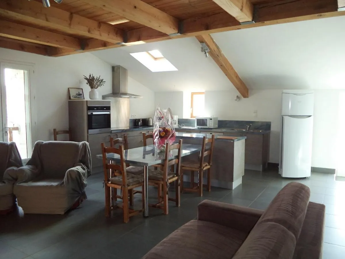 Charming Holiday Home In Mirabel With Pool