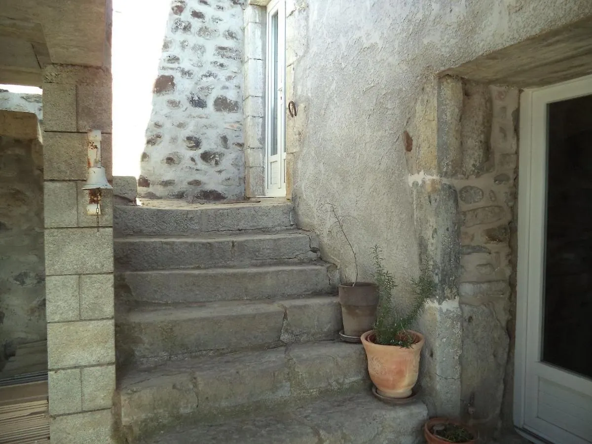 Charming Holiday Home In Mirabel With Pool